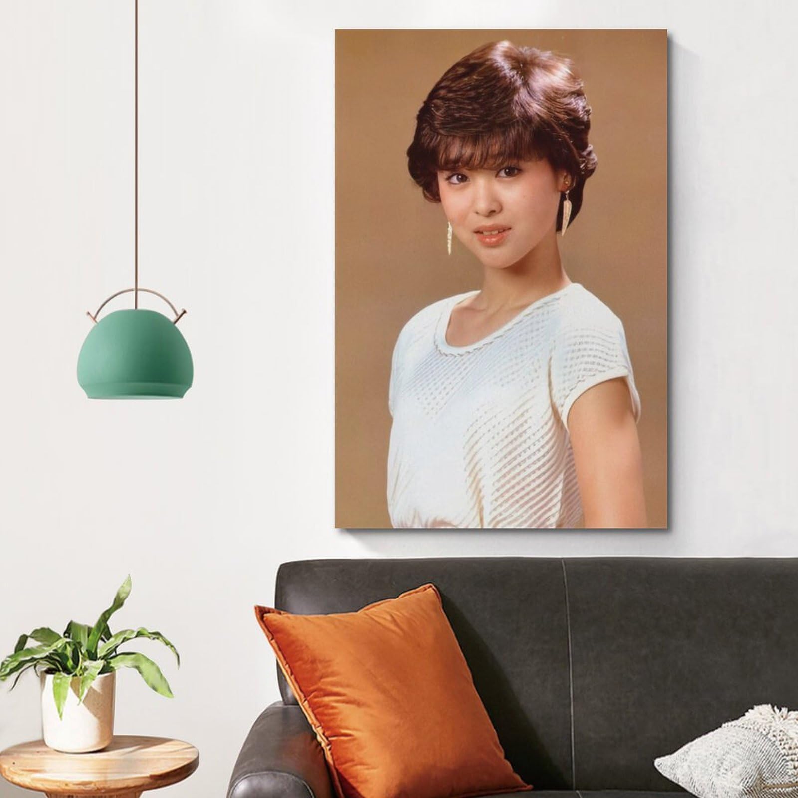 Amazon.co.jp: 松田聖子美しい写真ポスターモダン スタイル ベッド